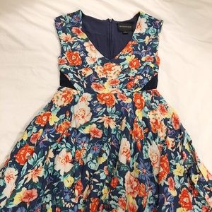 MINKPINK S dress with cutouts and pockets!